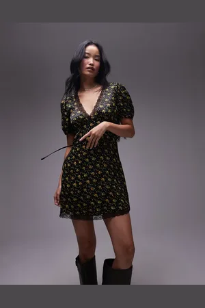 Topshop Tea-minikjole med blondekanter og gult, småblomstret print-Sort