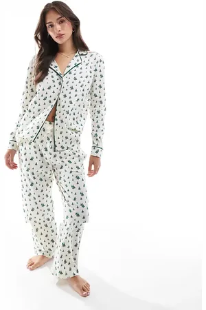 Brave Soul Jul - Hvidt pyjamassæt med skjorte og bukser med grønt print