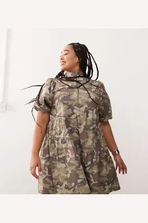COLLUSION Plus - Smock-minikjole med lynlås og camouflage-print i bomuld-Multifarvet