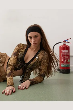 COLLUSION Gul cardigan i mesh med blondedetaljer og -Multifarvet