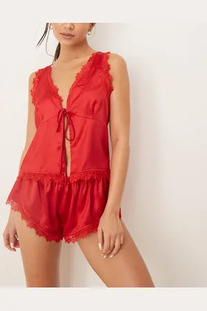 The Frolic Kirsebærrød pyjamastop i satin med åben front med bindebånd og blondekanter - Del af sæt - Kun hos ASOS