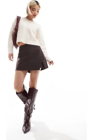 ASOS Chokoladebrunt skræddersyet mini-skort med slå-om-detalje