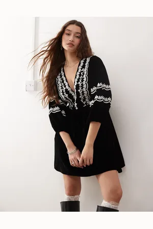 Miss Selfridge Minikjole med broderi i velour
