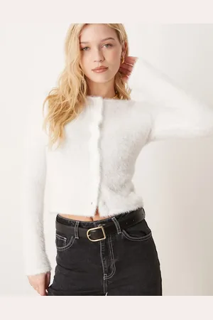 Gina Tricot Figursyet cardigan med rund hals og knapper i vamset strik