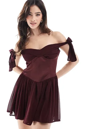 The Frolic Bordeauxrød minikjole med korsetdetalje, bardot-snit og bindebånd i ærmerne - Kun hos ASOS