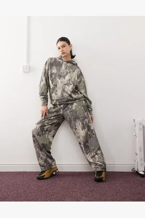 COLLUSION Afslappede joggingbukser i grønt camouflage-print-Multifarvet