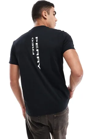 Fred Perry T-shirt med vertikalt logoprint på ryggen
