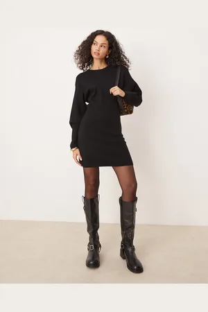 Gina Tricot Formgivende, strikket og minikjole med rund hals