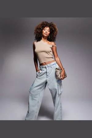 Kaiia Ribstrikket offshoulder-croptop med snoet detalje - Kun hos ASOS-Brun