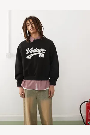 Reclaimed Vasket cropped sweatshirt med påsyet college-logo i firkantet pasform