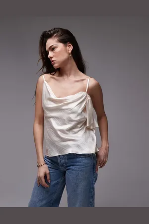 Topshop Champagnefarvet cami-top med dobbelte stropper og flæser i satin-Guld