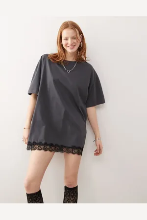 Noisy May Oversized T-shirt-kjole med blondekant
