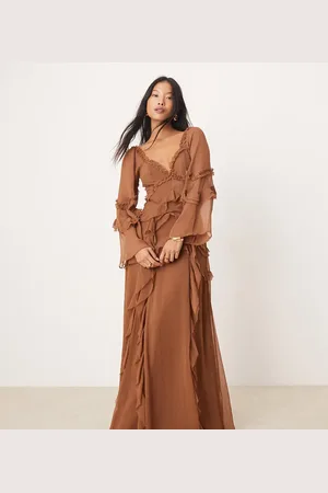 ASOS ASOS DESIGN Petite - og langærmet maxikjole med flæser og V-hals