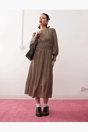 Reclaimed Brun maxi-kittelkjole med smocksyninger og tern