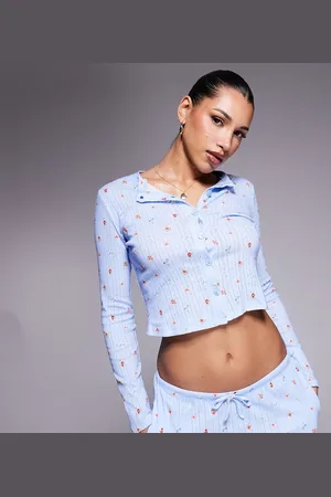 Kaiia Lyseblå pyjamastop i pointelle-strik med knapper og småblomstret print - Del af sæt - Kun hos ASOS