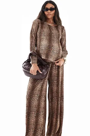 Mama;licious Mamalicious Maternity - Plisserede bukser med vide ben og leopardprint - Del af sæt-Multifarvet