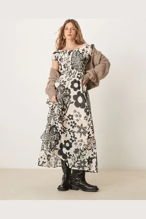 Free People Ultraviolet - Hvid midaxi-kjole med sort blomstermønster og rynket bryst-Brun