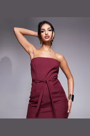 Kaiia Skræddersyet bandeau-top med bindebånd i taljen i longline-stil - Del af sæt - Kun hos ASOS-Rød