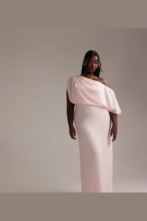ASOS ASOS DESIGN Curve - Brudepiger - Sart lyserød og draperet oneshoulder-maxikjole i crepe