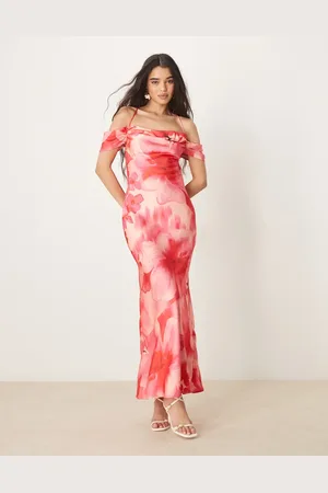 Pretty Lavish Asymmetrisk slip-maxikjole i rødt/lyserødt blomstermønster med cold shoulder-snit-Multifarvet