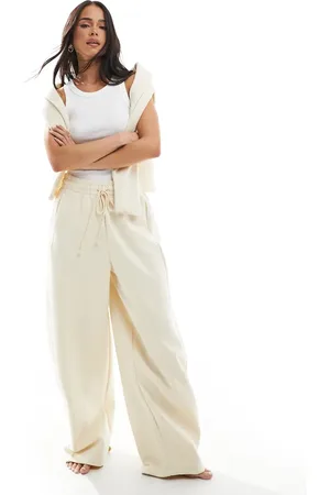 Bershka Vaniljefarvede joggingbukser med ballon-pasform-Neutral