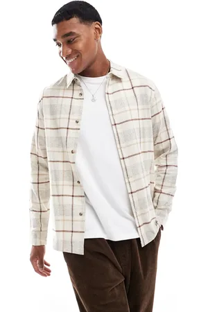 ASOS Naturfarvet skjorte med mærkedetalje og tern i regular fit-Neutral
