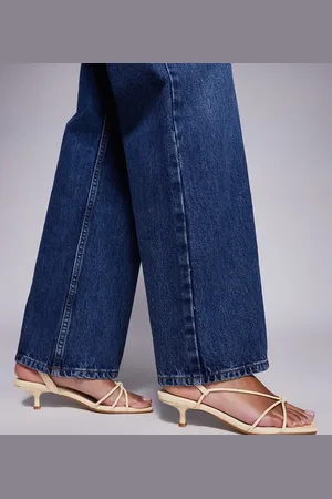 Simmi London SIMMI London - Hanah - Wide Fit - Pastelgule sandaler med firkantet tå samt stropper og kitten-hæl