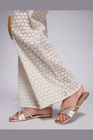 Simmi London SIMMI London - Seraph - Guldfarvede flade sandaler med udsmykkede stropper