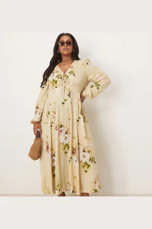ASOS ASOS DESIGN Curve - Cremefarvet midikjole med blomsterprint og lange ærmer samt V-hals og bindebåndsdetalje foran-Multifarvet