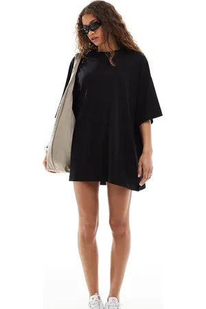 Weekday Enorm T-shirt i minikjole stil i - Kun hos ASOS