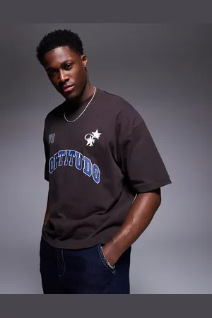 ASOS Mørkebrun oversized t-shirt med sportsgrafik og firkantet pasform