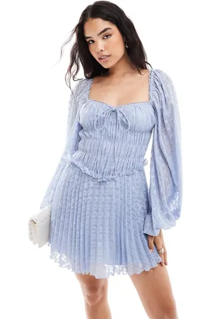 ASOS Lyseblå milkmaid-minikjole med lange ærmer og plisseringer i metallisk dobby-stof