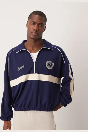 ASOS , oversized og firkantet trøje med sænkede skuldre og halv lynlås og print på brystet