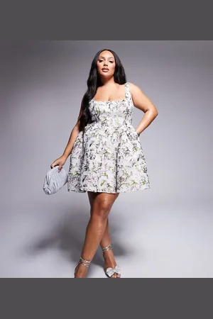 ASOS Curve - Skater-minikjole med indsyet talje, sløjfe på rygen og vintage-inspireret blomstermønster i jacquard