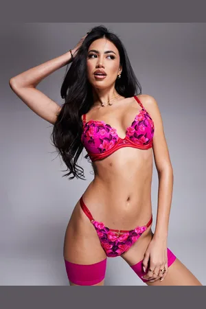 Ann Summers Everlasting Love - Pink BH med dyb udskæring og vattering