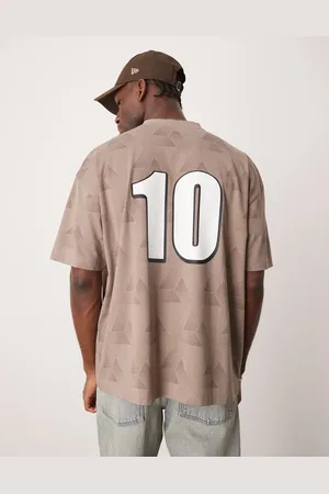 ASOS Beige oversized t-shirt med V-hals og sportsgrafik-Neutral