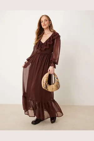 Miss Selfridge Chokoladebrun maxikjole med lange ærmer og flæsedetaljer