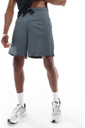 Under Armour Grå shorts i mesh-/tech-stof