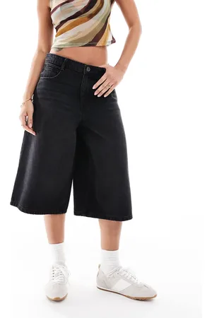 Bershka Vasket sorte posede jorts i denim