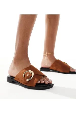 London Rebel Brune flade sandaler med spænde og krydsende remme i mikrofiber-Neutral