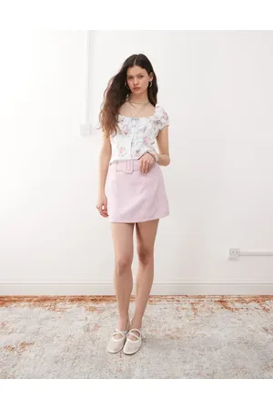 Miss Selfridge Lyserød mininederdel med bælte i bouclé