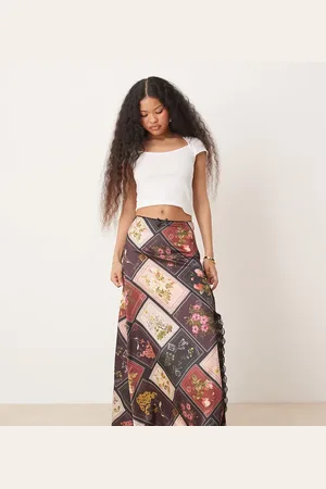 Miss Selfridge Maxinederdel i patchwork-postkortprint