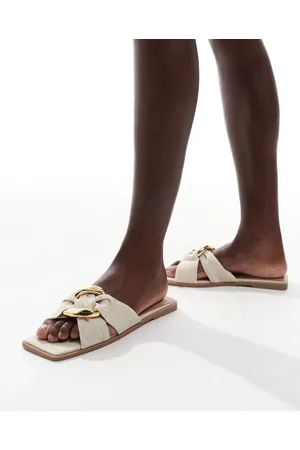 ASOS Foxy - Neutrale sliders med metaldetaljer