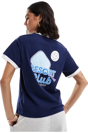 Cotton On Cotton On - T-shirts med V-hals og Resort Club-grafik