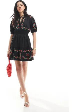 Miss Selfridge Sort western-minikjole med indsyet talje og broderet detalje-Multifarvet