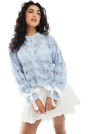 Miss Selfridge Babyblå cardigan med tungesting og ærmekanter med satinsløjfer-Hvid