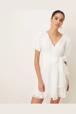 Gina Tricot Offwhite minikjole med korte ærmer og V-hals samt åben ryg og sløjfe-Hvid