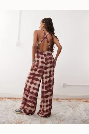 Reclaimed Cami-jumpsuit med åben ryg, røde tern og blomstermønster