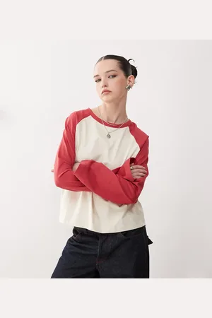 COLLUSION Langærmet T-shirt med raglan-ærmer i kontrasterende ecrufarve og bordeaux i firkantet pasform-Neutral