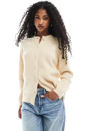 Miss Selfridge Lysegul strikket cardigan med raglanærmer og knapper-Hvid